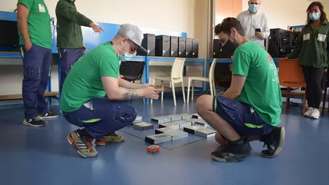 Alumnos de Inform&aacute;tica de la Escuela Taller de Pi&eacute;lagos