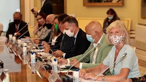 11:00 horas. Ministerio de Educaci&oacute;n y Formaci&oacute;n Profesional, C/ Alcal&aacute;,34, Sal&oacute;n Goya
La consejera de Educaci&oacute;n y Formaci&oacute;n Profesional, Marina Lomb&oacute;, participa en la reuni&oacute;n de la Conferencia Sectorial de Educaci&oacute;n. 
