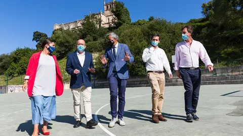 Zuloaga con alcalde de San Vicente