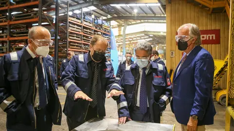 Archivo - El presidente de Cantabria, Miguel &Aacute;ngel Revilla y el consejero de Industria, Turismo, Innovaci&oacute;n, Transporte y Comercio, Javier L&oacute;pez Marcano, visitan Industria Hergom