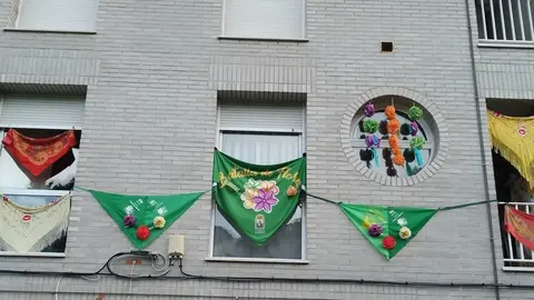 Concurso de decoraci&oacute;n de fachadas y balcones de Laredo