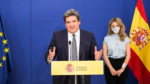 Archivo - El ministro de Inclusi&oacute;n, Seguridad Social y Migraciones, Jos&eacute; Luis Escriv&aacute;, durante la firma del V Acuerdo Social en Defensa del Empleo, a 27 de mayo de 2021, en el Ministerio de Trabajo y Econom&iacute;a Social, Madrid, (Espa&ntilde;a)