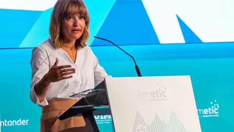 La ministra de Educaci&oacute;n y Formaci&oacute;n Profesional, Pilar Alegr&iacute;a, durante su intervenci&oacute;n este jueves 2 de septiembre en el 35 Encuentro de la Econom&iacute;a Digital y las Telecomunicaciones organizado por Ametic en Santander.