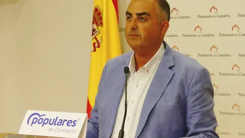 Roberto Media, diputado del PP c&aacute;ntabro