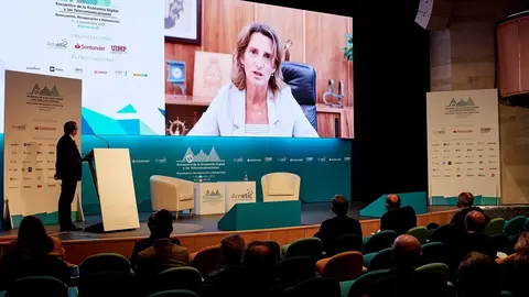 Teresa Ribera, Vicepresidenta Tercera del Gobierno y Ministra para la TRANSICI&Oacute;N ECOL&Oacute;GICA Y EL RETO DEMOGR&Aacute;FICO en su intervenci&oacute;n por videoconferencia en la UIMP
