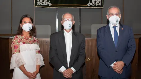 Toma de psoesi&oacute;n de Antonio Trueba como nuevo director de la Escuela de Na&uacute;tica de la UC