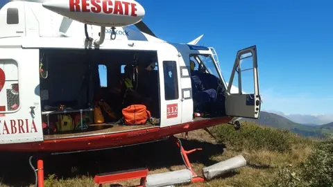 Helic&oacute;ptero de rescate.