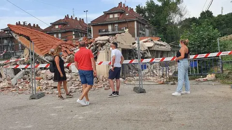 Derrumbe edificio municipal de Sar&oacute;n