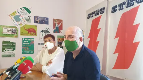 Los miembros del STEC Bel&eacute;n Gonz&aacute;lez y Jes&uacute;s Aguayo