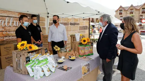 El Consejero De Desarrollo Rural, Ganader&iacute;a, Pesca, Alimentaci&oacute;n Y Medio Ambiente, Guillermo Blanco, Asiste A La XIII Feria Alimentaria De Valderredible