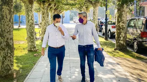 El Vicepresidente Y Consejero De Universidades, Igualdad, Cultura Y Deporte, Pablo Zuloaga, Se Re&uacute;ne Con El Alcalde De Colindres, Javier Incera