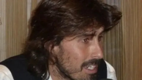 Archivo - El candidato a secretario general de Podemos en Santander, Juanma Brun.