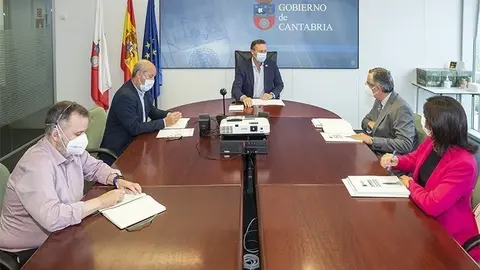 09:00.- Sala de reuniones de la Consejer&iacute;a (tercera planta)
El consejero de Desarrollo Rural, Ganader&iacute;a, Pesca, Alimentaci&oacute;n y Medio Ambiente, Guillermo Blanco, se re&uacute;ne con representantes del Cl&uacute;ster Mar&iacute;timo de Cantabria.
