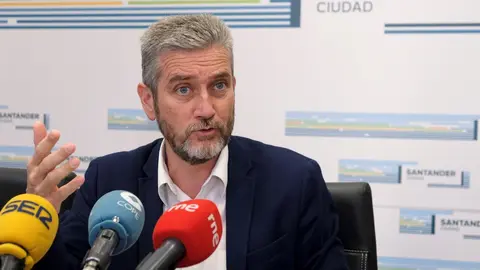 Archivo - El portavoz del equipo de Gobierno, Javier Ceruti