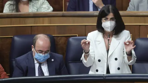 La ministra de Sanidad, Carolina Darias, interviene en una sesi&oacute;n de control al Gobierno en el Congreso de los Diputados, a 15 de septiembre de 2021, en Madrid, (Espa&ntilde;a). En esta sesi&oacute;n, la primera del nuevo curso pol&iacute;tico, el Gobierno deber&aacute; responder a 