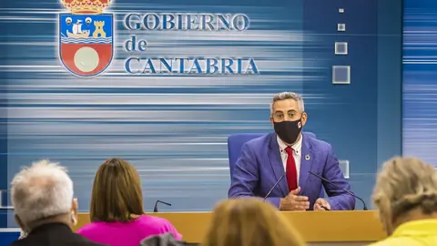 El Vicepresidente Y Consejero De Universidades, Igualdad, Cultura Y Deporte, Pablo Zuloaga, Informa, En Rueda De Prensa, De Los Acuerdos Del Consejo De Gobierno.