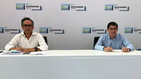 El concejal de Deportes, Felipe P&eacute;rez Manso, y el director del IMD, Luis P&eacute;rez, en la presentaci&oacute;n de las Escuelas Deportivas 2021/2022
