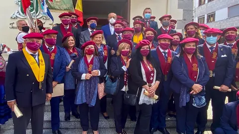 El XXIV Gran Cabildo de la Cofrad&iacute;a de la Anchoa nombra nuevos cofrades, entre ellos el director deportivo de ciclismo Manolo Saiz como cofrade de honor