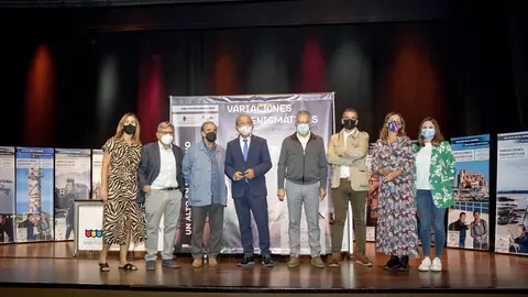 El consejero de Turismo, Javier L&oacute;pez Marcano, presenta la gira de la obra &lsquo;Variaciones Enigm&aacute;ticas&rsquo;, junto con el productor ejecutivo, Juan Calzada, y el director de escena, Ram&oacute;n Calleja