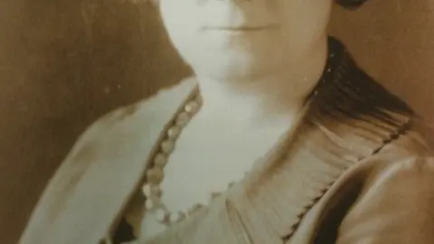 La diputada de la Segunda Rep&uacute;blica, impulsora del voto femenino, Clara Campoamor.