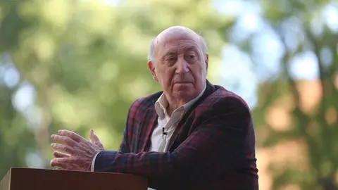 Archivo - El dibujante y humorista Jos&eacute; Mar&iacute;a P&eacute;rez Gonz&aacute;lez, 'Peridis' durante la entrega del I Premio Rojana 'Alfredo P&eacute;rez Rubalcaba&rsquo;, a 21 de junio de 2021, en la Fundaci&oacute;n Felipe Gonz&aacute;lez, Madrid, (Espa&ntilde;a). El galard&oacute;n rinde homenaje a la memoria del