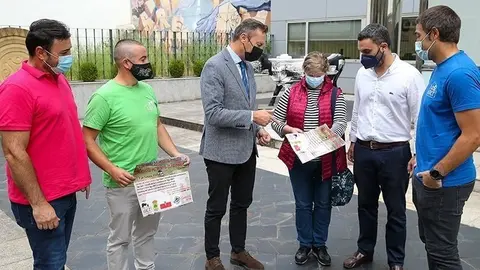 10:00 horas. Sala de prensa del Gobierno de Cantabria
El consejero de Desarrollo Rural, Ganader&iacute;a, Pesca, Alimentaci&oacute;n y Medio Ambiente, Guillermo Blanco, acompa&ntilde;ado del alcalde de Ribamont&aacute;n al Monte, Joaqu&iacute;n Arco, y del vicepresidente de la Asociaci&oacute;n Nacional Border Collie de Trabajo, Alain Muriedas, presenta, en rueda de prensa, el I Concurso de Perros Pastor.
Cobertura de nota y foto
1 OCT 21

