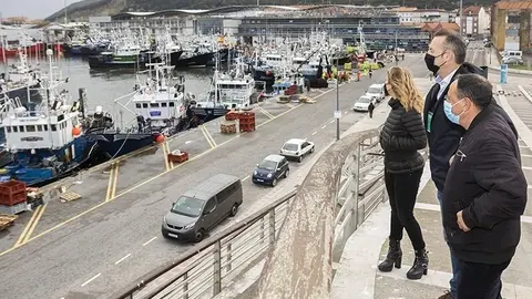 9:30 horas. Lonja de Santo&ntilde;a. El consejero de Desarrollo Rural, Ganader&iacute;a, Pesca, Alimentaci&oacute;n y Medio Ambiente, Guillermo Blanco, visita el puerto de Santo&ntilde;a. 
06 DE ABRIL DE 2021
FOTOGRAF&Iacute;A: SILVIA BOUZO
