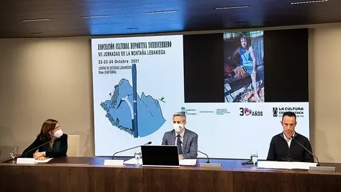 12:00 horas. Sala 30 a&ntilde;os del Palacio de Festivales de Cantabria
El vicepresidente y consejero de Universidades, Igualdad, Cultura y Deporte, Pablo Zuloaga, presenta, en rueda de prensa, las VII Jornadas de la Monta&ntilde;a Lebaniega.
Cobertura de nota y foto
FOTO/MIGUEL DE ARRIBA (Palacio) 

