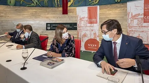 09:30 horas. Sala Mar&iacute;a Blanchard del Palacio de Festivales de Cantabria. 
La consejera de Presidencia, Interior, Justicia y Acci&oacute;n Exterior, Paula Fern&aacute;ndez, y el consejero de Sanidad, Miguel Rodr&iacute;guez, inauguran el encuentro sobre 'Transparencia en la gesti&oacute;n informativa de la COVID-19: una visi&oacute;n poli&eacute;drica', en el que intervendr&aacute; tambi&eacute;n el exministro de Sanidad, Salvador Illa, y el director general de Gobernanza P&uacute;blica en el Ministerio de Pol&iacute;tica Territorial y Funci&oacute;n P&uacute;blica, Olivi&eacute; Bay&oacute;n. 
