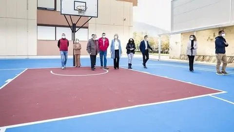 11:30 horas. CEIP Gerardo Diego y Jos&eacute; Mar&iacute;a Pereda (Los Corrales de Buelna)

La consejera de Educaci&oacute;n y Formaci&oacute;n Profesional, Marina Lomb&oacute;, visita los centros educativos CEIP Gerardo Diego y Jos&eacute; Mar&iacute;a Pereda.
11 de noviembre de 2021
Fotograf&iacute;a: Silvia Bouzo