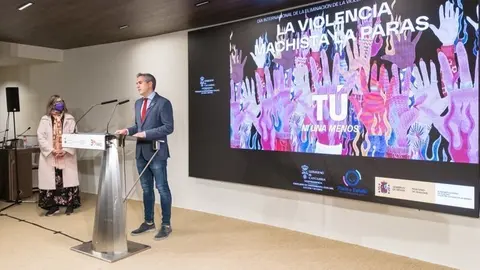 11:15 horas. Sala 30 a&ntilde;os, Palacio de Festivales. El vicepresidente y consejero de Universidades, Igualdad, Cultura y Deporte, Pablo Zuloaga, presenta la campa&ntilde;a con motivo del 25N D&iacute;a Internacional de la Eliminaci&oacute;n de la Violencia contra la Mujer. 15 de noviembre de 2021 &copy; Ra&uacute;l Lucio