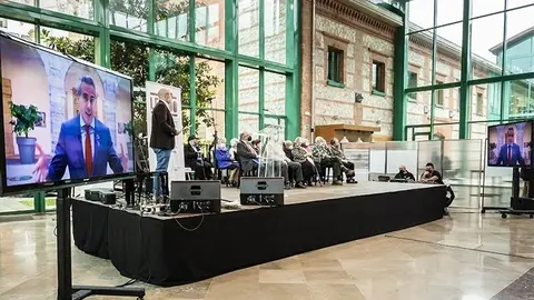 12:00 horas. Biblioteca Central de Cantabria

Las directoras generales de Acci&oacute;n Cultural, Gema Agudo, y de Patrimonio Cultural y Memoria Hist&oacute;rica, Zoraida Hijosa, participan en el acto de reconocimiento de las personas mayores que han intervenido este a&ntilde;o en el proyecto Legado Cantabria.
16 de noviembre de 2021
Fotograf&iacute;a: Silvia Bouzo