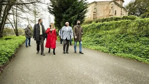 11:30 horas. Ayuntamiento de Pi&eacute;lagos

El consejero de Obras P&uacute;blicas, Ordenaci&oacute;n del Territorio y Urbanismo, Jos&eacute; Luis Gochicoa, participa en la presentaci&oacute;n de los proyectos del Ayuntamiento de Pi&eacute;lagos.
18 de noviembre de 2021
Fotograf&iacute;a: Silvia Bouzo