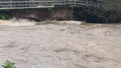 Imagen del r&iacute;o As&oacute;n, en B&aacute;dames (Voto), el pasado lunes