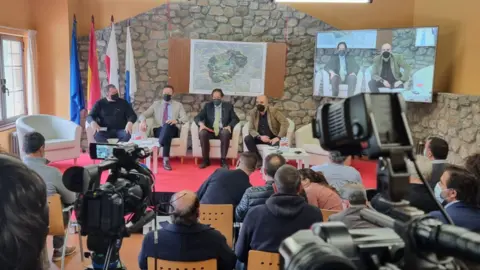 Captura de pantalla 2022-03-29 a las 23.25.43