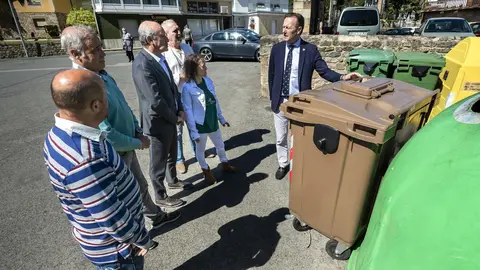 11:15 horas. Antigua Cooperativa del Campo de Arenas de Igu&ntilde;a (Avenida General 71-73)
El consejero de Desarrollo Rural, Ganader&iacute;a, Pesca, Alimentaci&oacute;n y Medio Ambiente, Guillermo Blanco, hace seguimiento de la implantaci&oacute;n del quinto contenedor en el Valle de Igu&ntilde;a y anuncia nuevas actuaciones.
10 de mayo de 2022
Fotograf&iacute;a: Silvia Bouzo