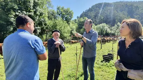 10:30 horas. Mirones, Miera
El consejero de Desarrollo Rural, Ganader&iacute;a, Pesca, Alimentaci&oacute;n y Medio Ambiente, Guillermo Blanco, asiste a la tradicional feria ganadera de San Fernando. 28 MAYO 2022 &copy; Oficina de comunicaci&oacute;n