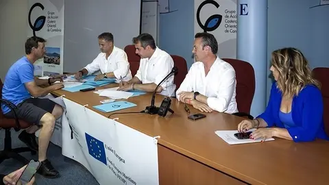 10:00 horas. Centro Integrado de Servicio a la Empresa (CISE), Laredo
El consejero de Desarrollo Rural, Ganader&iacute;a, Pesca, Alimentaci&oacute;n y Medio
Ambiente, Guillermo Blanco, asiste a la firma de contratos del Grupo de Acci&oacute;n
Costera Oriental de Cantabria.
07 de junio de 2022
Fotograf&iacute;a: Silvia Bouzo