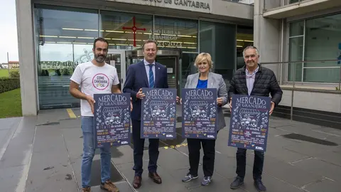 12:30 horas. Despacho del consejero de Desarrollo Rural, Ganader&iacute;a, Pesca, Alimentaci&oacute;n y Medio Ambiente
El consejero de Desarrollo Rural, Ganader&iacute;a, Pesca, Alimentaci&oacute;n y Medio Ambiente, Guillermo Blanco, presenta el cartel del Mercado de Granjeros de la red &lsquo;De Granja en Granja&rsquo;. 11 OCTUBRE 2022 &copy; Miguel De la Parra