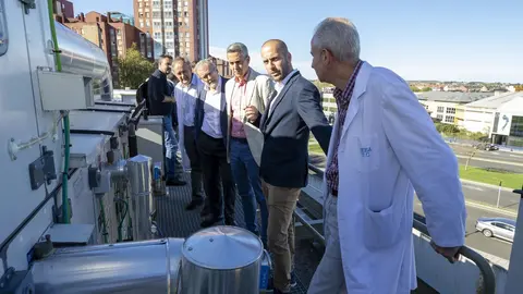 11:30 horas. Facultad de Medicina de la Universidad de la UC. Av Herrera Oria, s/n
El vicepresidente y consejero de Universidades, Igualdad, Cultura y Deporte, Pablo Zuloaga, visita con el rector de la UC, &Aacute;ngel Pazos, las obras realizadas en el Servicio de Estabulaci&oacute;n y Experimentaci&oacute;n Animal de la Facultad de Medicina de la Universidad de Cantabria. 20 OCTUBRE 2022 &copy; Miguel De la Parra