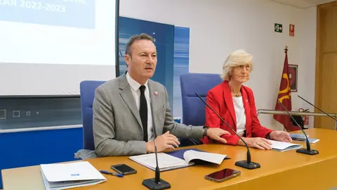 10:15 horas. Sala de prensa del Gobierno de Cantabria. Los consejeros de Desarrollo Rural, Ganader&iacute;a, Pesca, Alimentaci&oacute;n y Medio Ambiente, Guillermo Blanco, y de Educaci&oacute;n y Formaci&oacute;n Profesional, Marina Lomb&oacute;, presentan, en rueda de prensa, la nueva campa&ntilde;a de acciones de educaci&oacute;n ambiental. 21 de octubre de 2022 &copy; Ra&uacute;l Lucio
