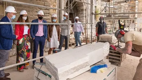 12:30 horas. Castro Urdiales. El vicepresidente y consejero de Universidades, Igualdad, Cultura y Deporte, Pablo Zuloaga, visita las obras de la iglesia de Santa Mar&iacute;a de la Asunci&oacute;n. 8 de julio de 2021 &copy; Ra&uacute;l Lucio