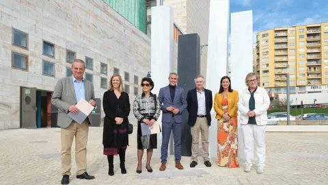 12:00 horas. Aparcamiento del Palacio de Festivales. El vicepresidente y consejero de Universidades, Igualdad, Cultura y Deporte, Pablo Zuloaga, inaugura la escultura homenaje al Concurso Internacional de Piano de Santander Paloma O&rsquo;Shea. 7 de noviembre de 2022 &copy; Ra&uacute;l Lucio