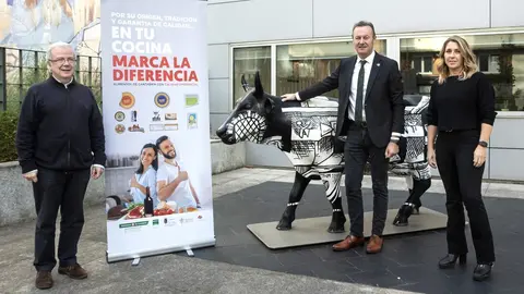 10:30 horas. Sala de prensa del Gobierno de Cantabria
El consejero de Desarrollo Rural, Ganader&iacute;a, Pesca, Alimentaci&oacute;n y Medio Ambiente, Guillermo Blanco, presenta, en rueda de prensa, la nueva campa&ntilde;a de promoci&oacute;n de Alimentos de Cantabria.
07 de noviembre de 2022
Fotograf&iacute;a: Silvia Bouzo