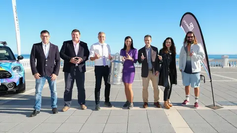 10:15 horas. Restaurante Maremondo, Santander. El vicepresidente y consejero de Universidades, Igualdad, Cultura y Deporte, Pablo Zuloaga, participa en la presentaci&oacute;n del campeonato de surf La Vaca Gigante. 11 de noviembre de 2022 &copy; Ra&uacute;l Lucio