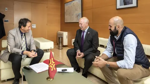 11:00 horas. Despacho del consejero
El consejero de Obras P&uacute;blicas, Ordenaci&oacute;n del Territorio y Urbanismo, Jos&eacute; Luis Gochicoa, se re&uacute;ne con el alcalde de Reinosa, Jos&eacute; Miguel Barrio. 
14 de noviembre de 2022
Fotograf&iacute;a: Silvia Bouzo