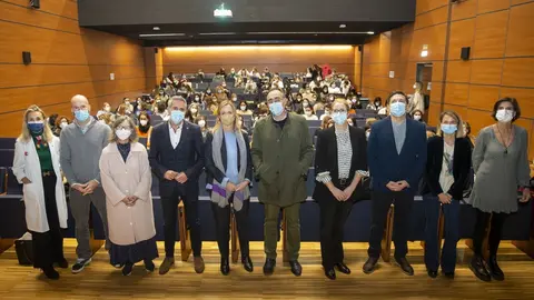 09:45 horas. Hospital Universitario Marqu&eacute;s de Valdecilla (Sal&oacute;n de actos G&oacute;mez Dur&aacute;n (Edificio de las Tres Torres).
El vicepresidente y consejero de Universidades, Igualdad, Cultura y Deporte, Pablo Zuloaga, inaugura la jornada &lsquo;Violencia de g&eacute;nero: abordaje desde el &aacute;mbito sanitario&rsquo;. A las 14:00 horas el consejero de Sanidad, Ra&uacute;l Pesquera, clausurar&aacute; esta jornada.
21 noviembre 2022 &copy; Miguel De la Parra