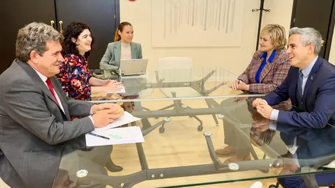 12:00 horas. Ministerio de Inclusi&oacute;n, Seguridad Social y Migraciones (Madrid, c/ Jos&eacute; Abascal, 39)
El vicepresidente y consejero de Universidades, Igualdad, Cultura y Deporte, Pablo Zuloaga, se re&uacute;ne con el ministro de Inclusi&oacute;n, Seguridad Social y Migraciones, Jos&eacute; Luis Escriv&aacute;.
22 de noviembre de 2022