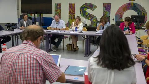 10:30.- Sal&oacute;n de actos del ICASS (planta baja)
La consejera de Empleo y Pol&iacute;ticas Sociales, Eugenia G&oacute;mez de Diego, se re&uacute;ne con los agentes sociales de la Dependencia para hablar del &ldquo;Acuerdo sobre Criterios comunes de acreditaci&oacute;n y calidad de los centros y servicios del Sistema para la Autonom&iacute;a y Atenci&oacute;n a la Dependencia (SAAD)&rdquo;.
 26 JULIO 2022 &copy; Miguel De la Parra