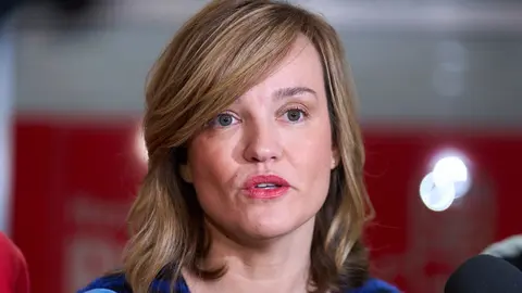 5/1/23  Reinosa
ep Ministra 

La portavoz de la CEF y ministra de Educaci&oacute;n y FP, Pilar Alegr&iacute;a , junto al secretario general del PSC-PSOE y vicepresidente de Cantabria,
Pablo Zuloaga, en la agrupaci&oacute;n del PSOE Reinosa

FOTO: JUAN MANUEL SERRANO ARCE
